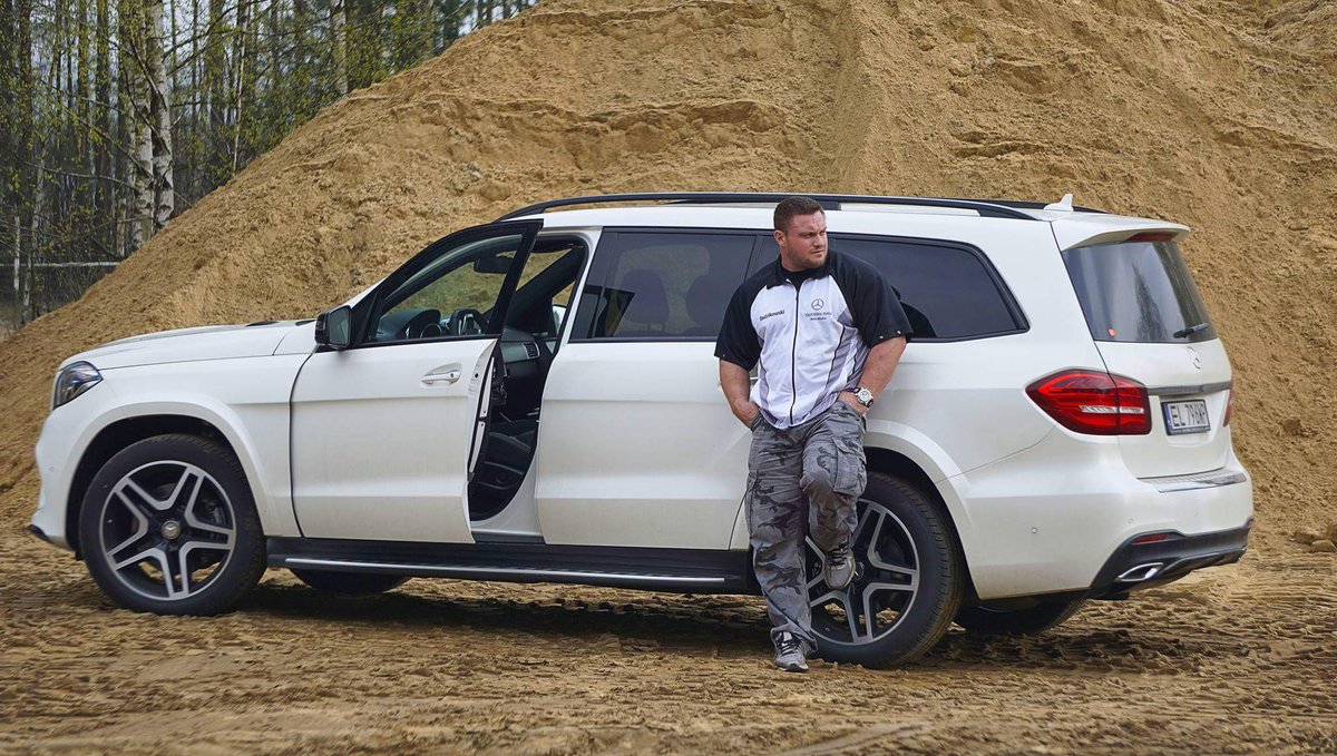 MBLodz's tweet photo. Mistrzowski duet #radzikowski #mistrzswiata #Strongman i #mercedes #gls. #autostudiolodz https://t.co/5v3Zvfz2Ph
