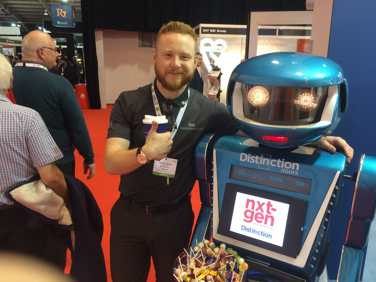 DistinctionDrs's tweet photo. Thumbs up for Oscar @Business_Micros #Nxtgen https://t.co/uzXQRrUZcd