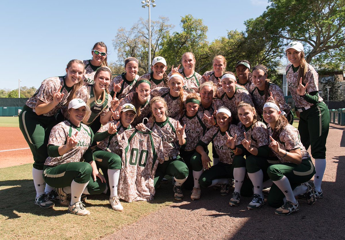 USFSoftball's tweet photo. We're all behind you, Meredith! #MereBearStrong https://t.co/4iKuXNre1G https://t.co/nJmw3DGUVe
