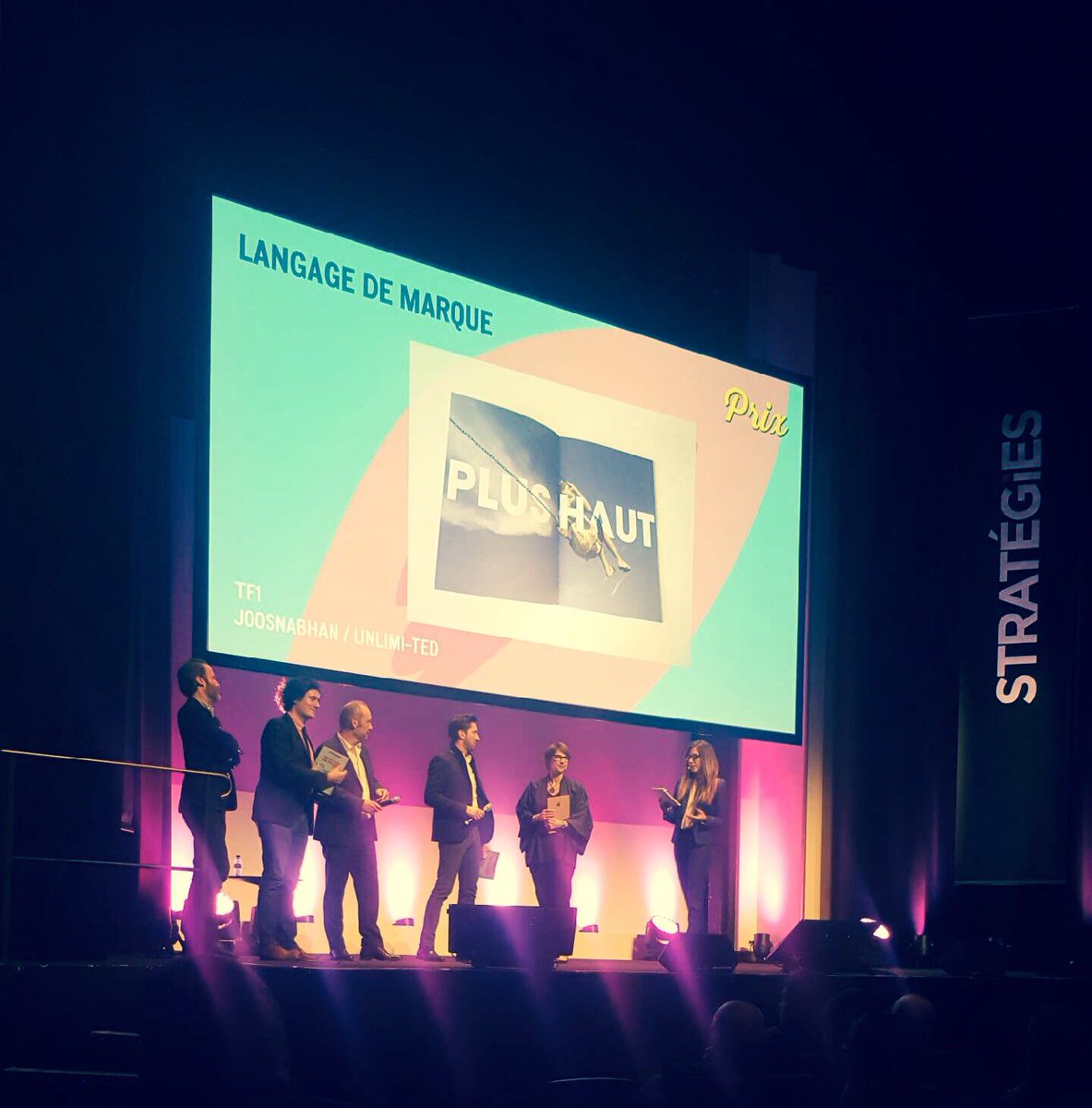 GroupeTF1's tweet photo. #gpstrat .@GroupeTF1 @JOOSNABHAN remportent le prix cat. langage de marque pour #partageonsdesondespositives https://t.co/kGg0jEgLSr