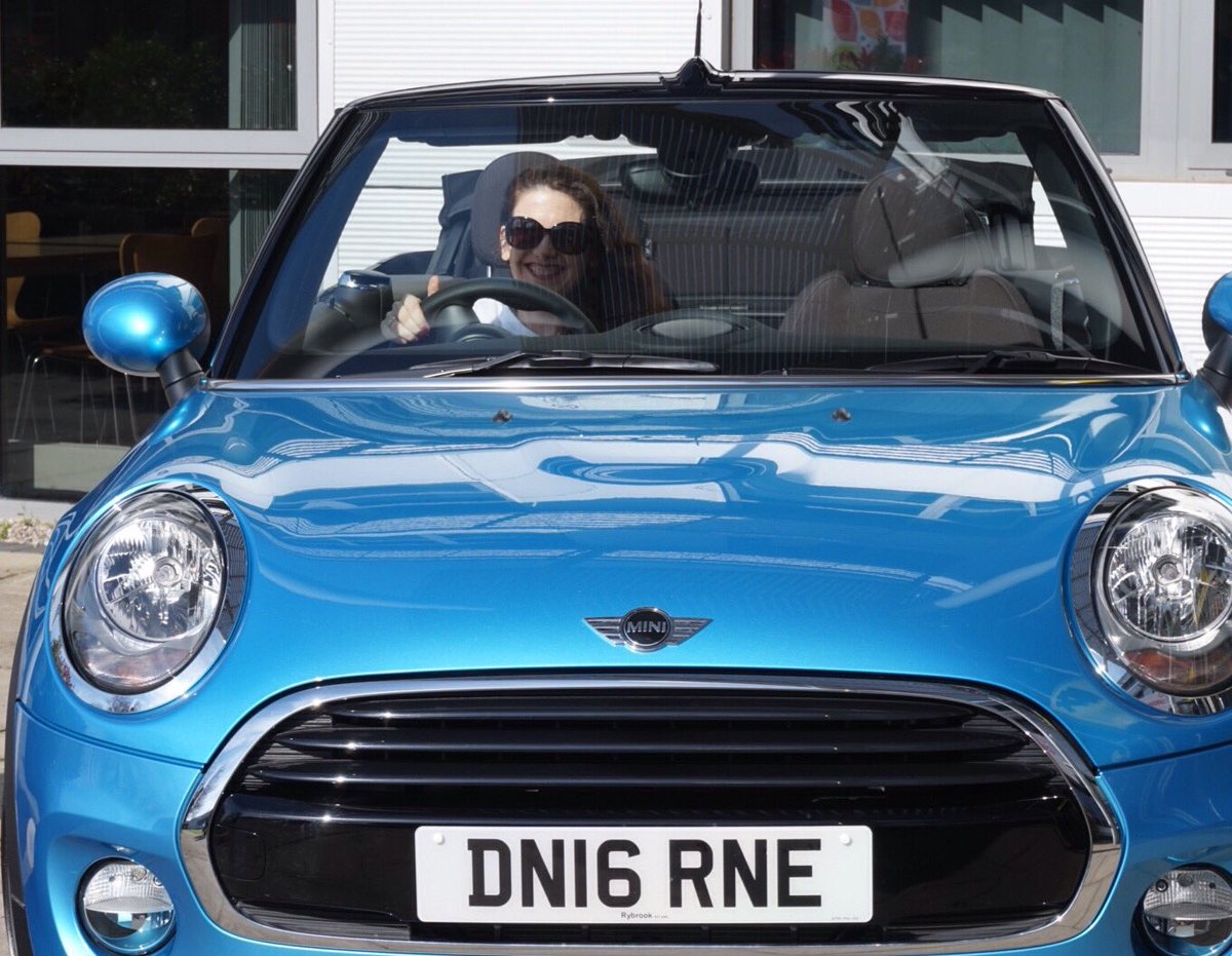 Had a great day at the careers fair today <a href="/harriet_griff/">harriet✨</a> @SarahLProbert