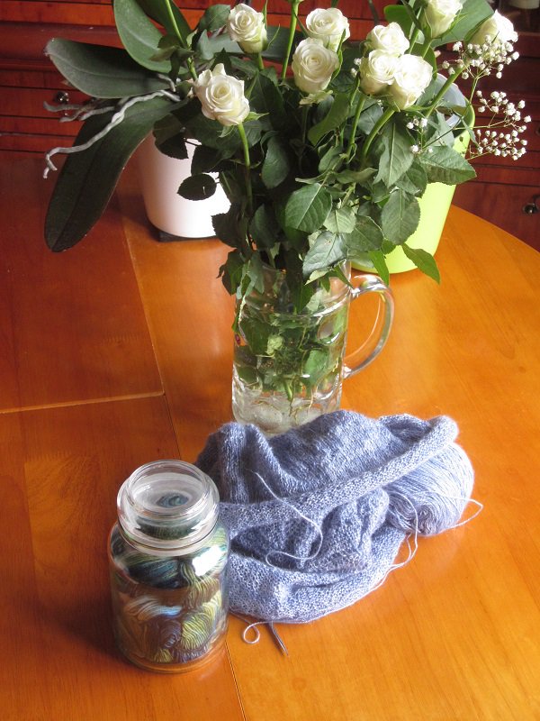 My @ripplescrafts Hubble Bubble arrived yesterday. Perfect colours = comfort. Placed in a 'bubble' for lack of frame