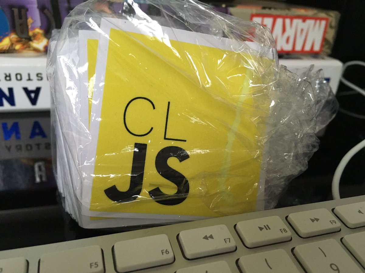 xabadu's tweet image. Llegaron los nuevos stickers de #SantiagoJS &amp;lt;3 @meetupjs_cl