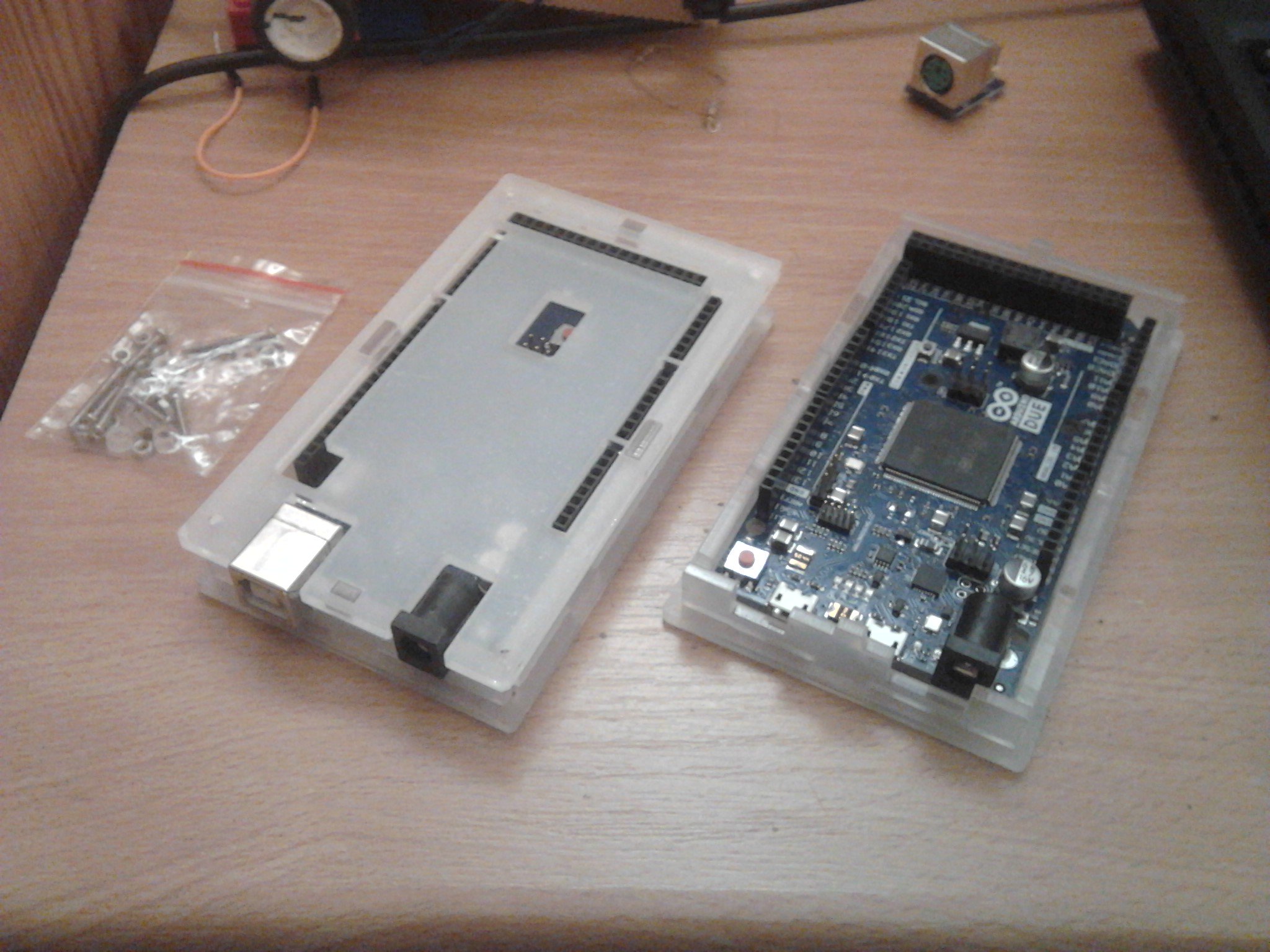 Arduino uno proto shield is firm on mega acrylic box around due and