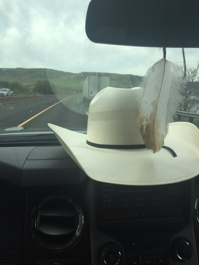 Pdx bound to catch a flight for #bdtomaha. See all my pals there. <a href="/abbinow/">AmericanBuckingBull</a> <a href="/BrantAtwood/">Brant Atwood</a> <a href="/JoshFaircloth4/">Josh Faircloth</a>  <a href="/MlaneMl/">Michael lane</a>