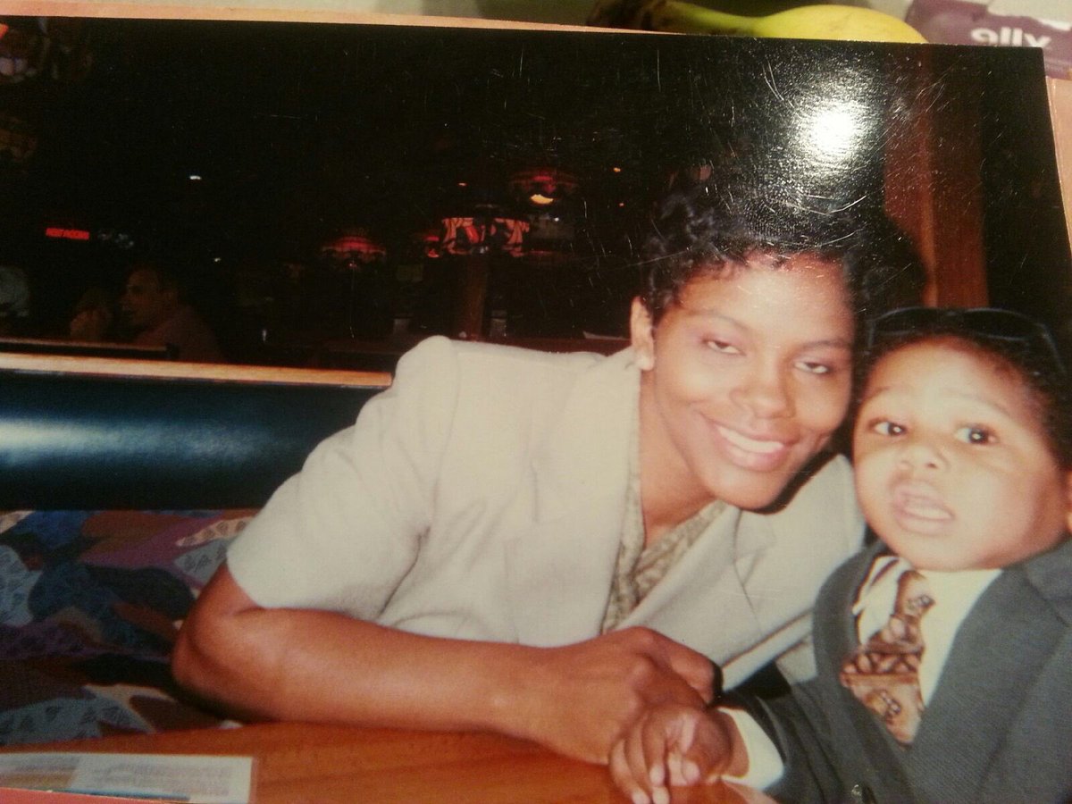 justinrob_2's tweet photo. #WCW I love you mom, you're the most beautiful women to ever live β€οΈπππΎ #RIPMOM #saveaspotforme https://t.co/qQ7pjw6VPs