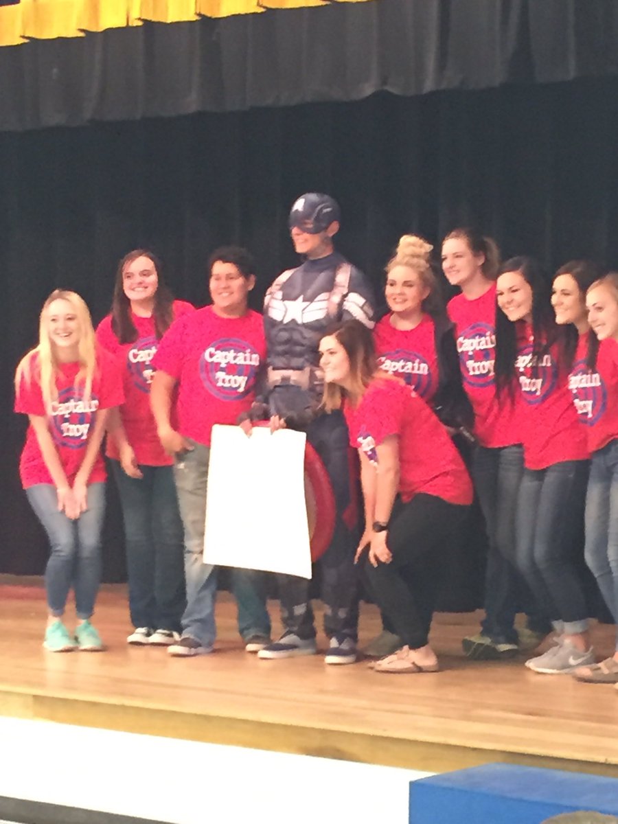 Naz5thgrade's tweet photo. #CaptainTroy Naz kids love Troy and we are so glad he has all of his superpowers back! #Senior2016 By Kamre https://t.co/ey6eIxj1wG