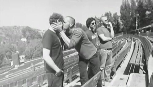 ColdFamilyBr's tweet photo. #InternationalKissDay BUCKIN IS REAL💞 https://t.co/S6Xv1PuYm2