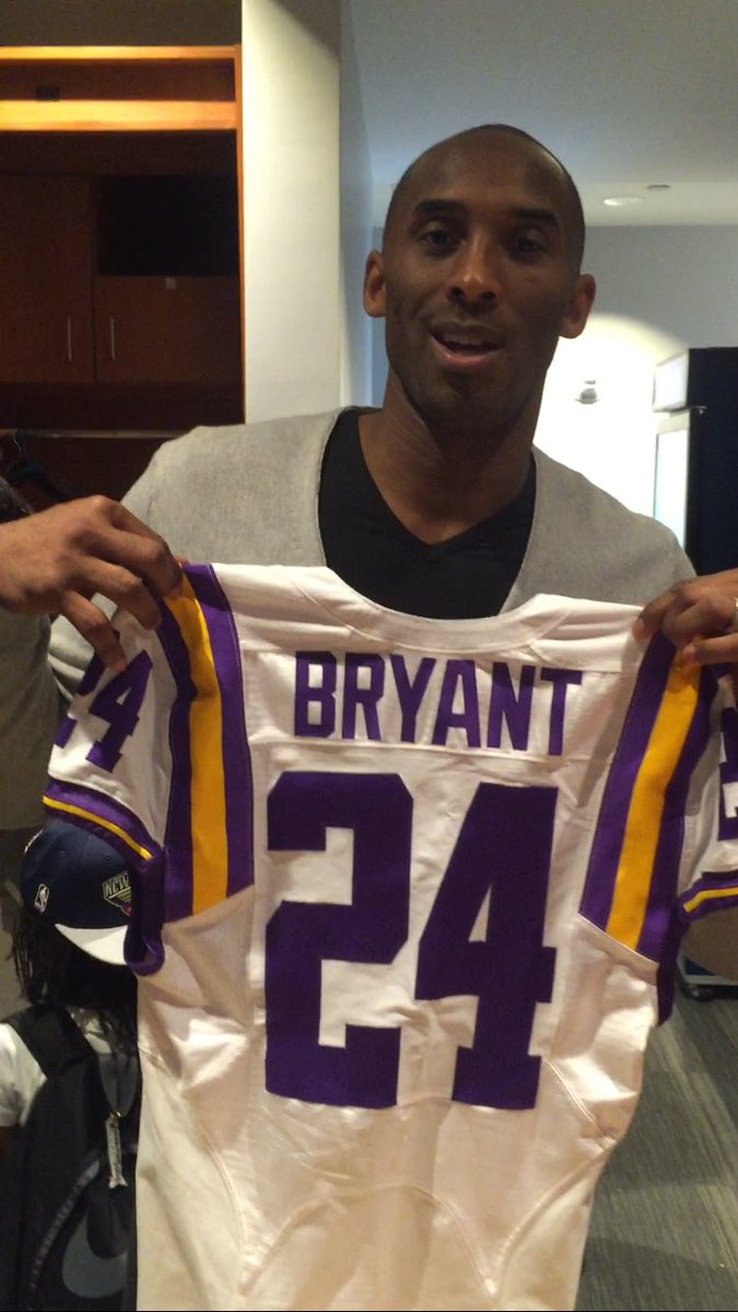 CoachLesMiles's tweet image. Had special LSU jersey made for Kobe in what was his final New Orleans  appearance. Waited to share until #MambaDay