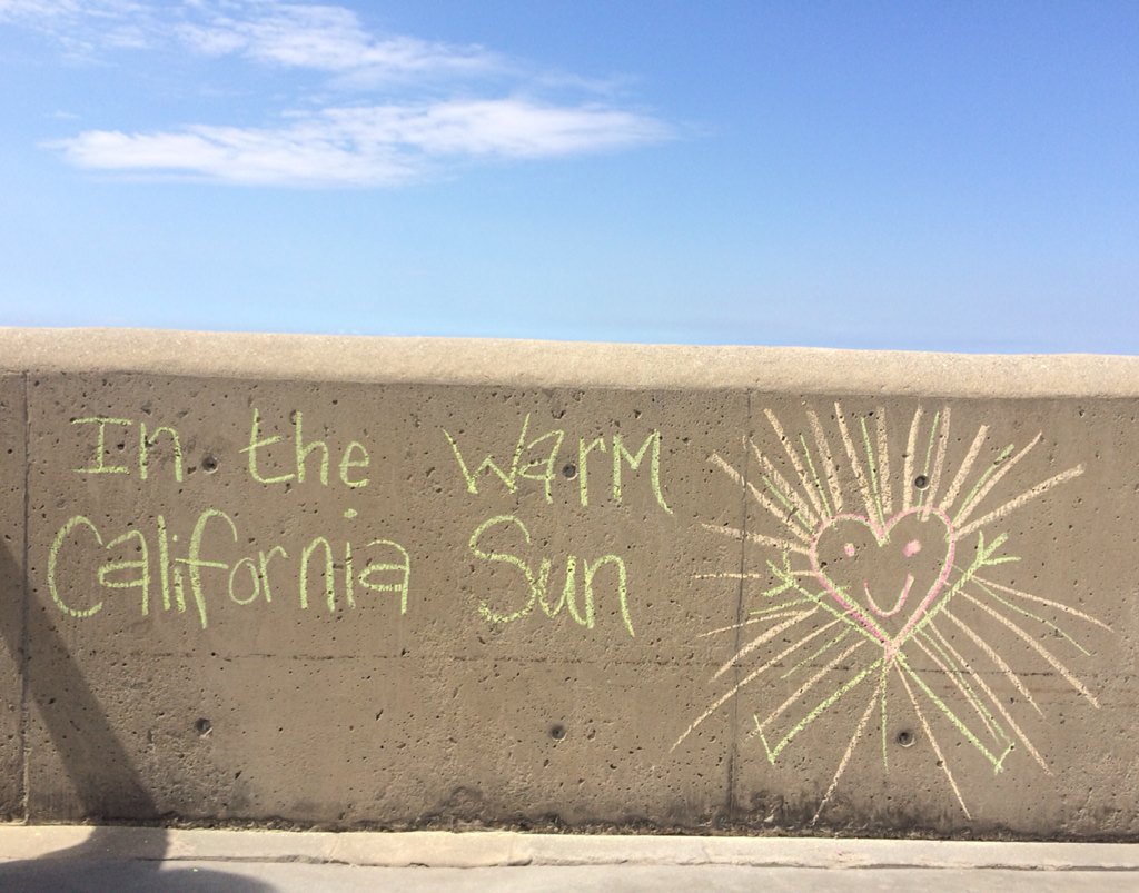 KPFunism's tweet photo. We're out there having fun, in the warm California sun. #funism #itsOnlyChalk #southBay #hermosaBeach #artsaveslives https://t.co/NFuFq4eJkb