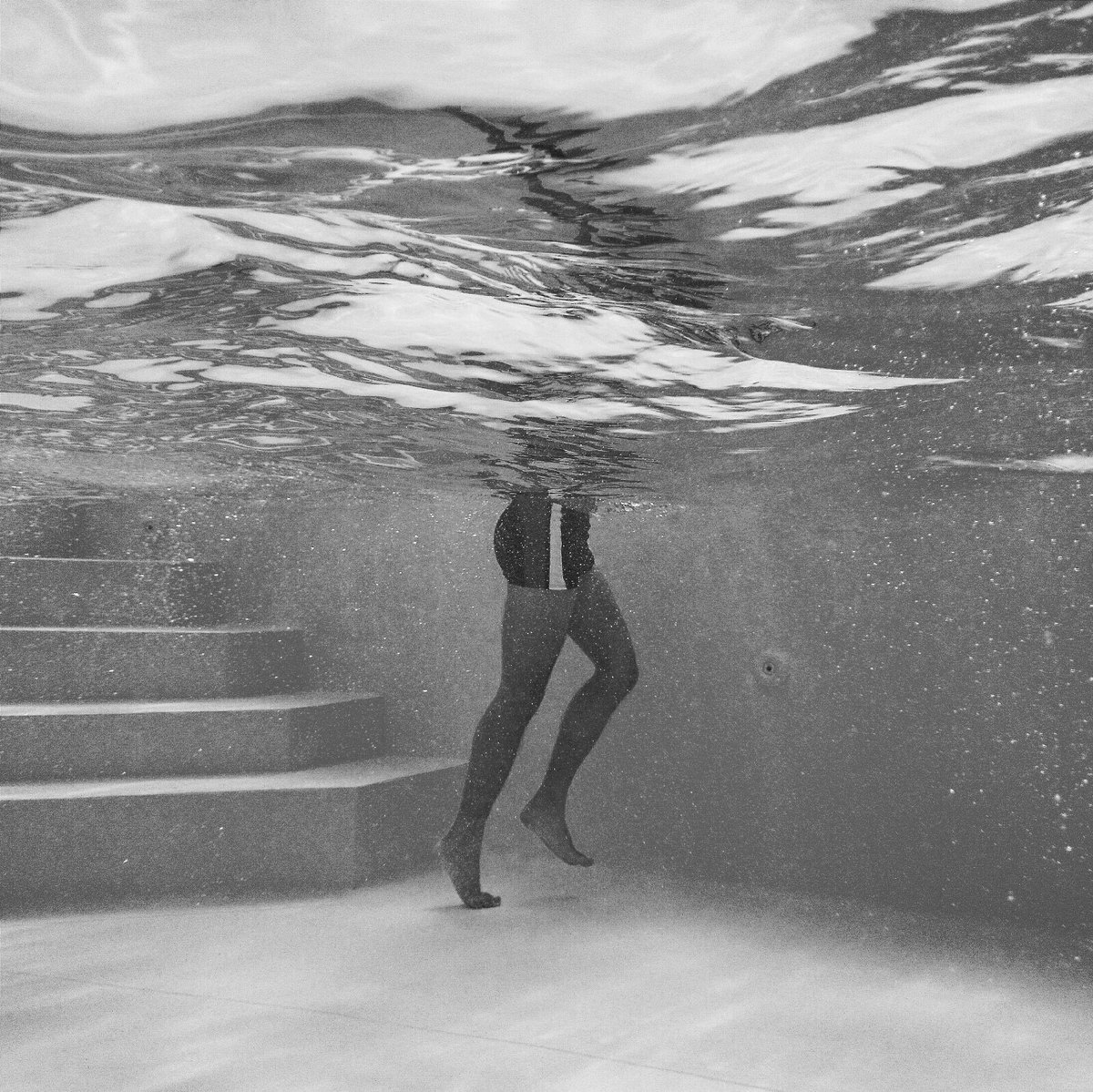 vsco's tweet photo. Fluidity in the Stay Wet Collection — https://t.co/2wU36bXsVs https://t.co/0DTyDV7gT0