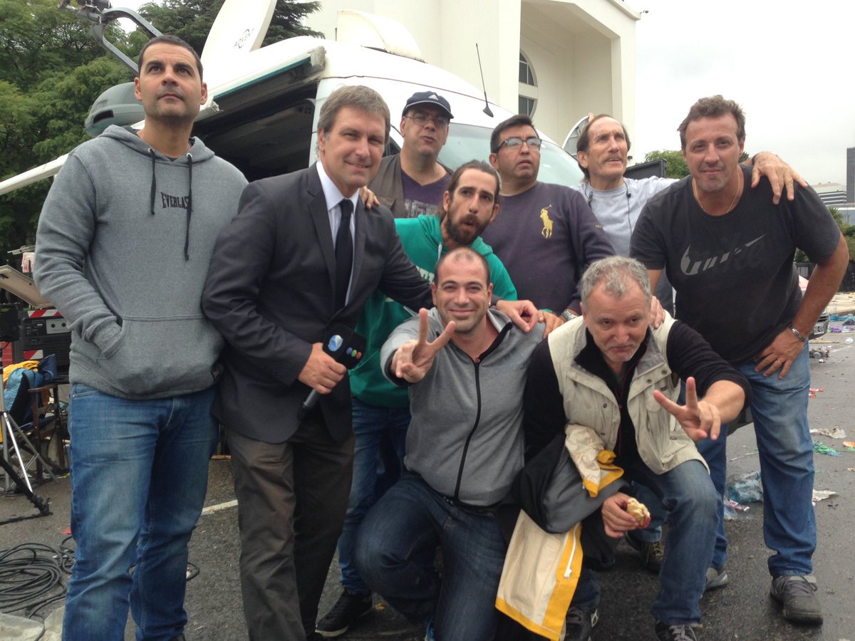 guillepanizza's tweet photo. Gracias por acompañarnos durante 7 horas de transmisión @bairesdirecto @telefenoticias @MorfiTelefe #DeclaraCFK https://t.co/0FZC1fDS0Q