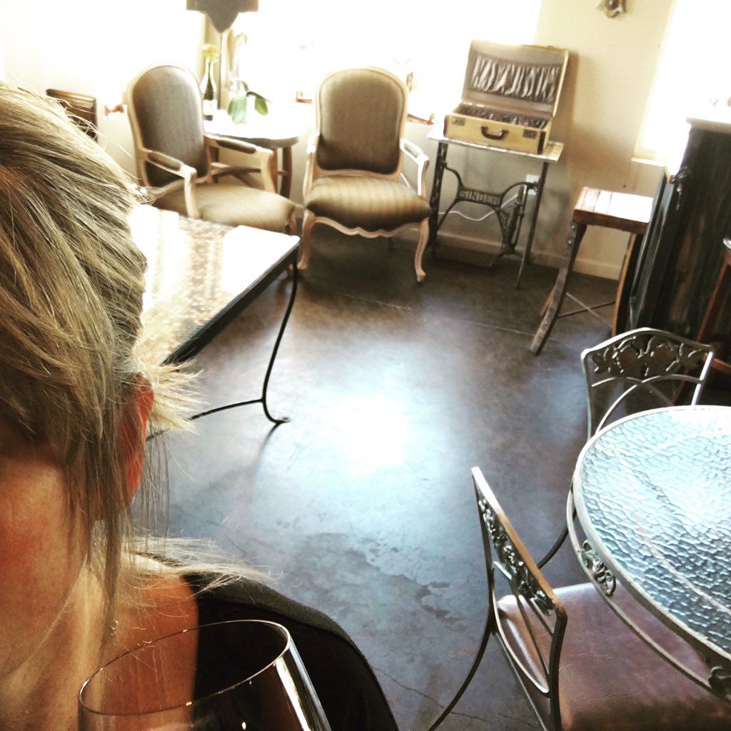 Robin Bogue tweet media