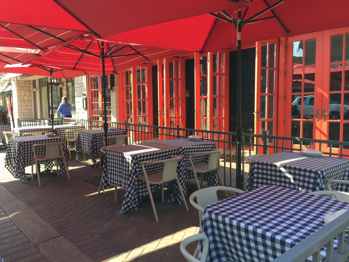 Mozza Mia tweet media