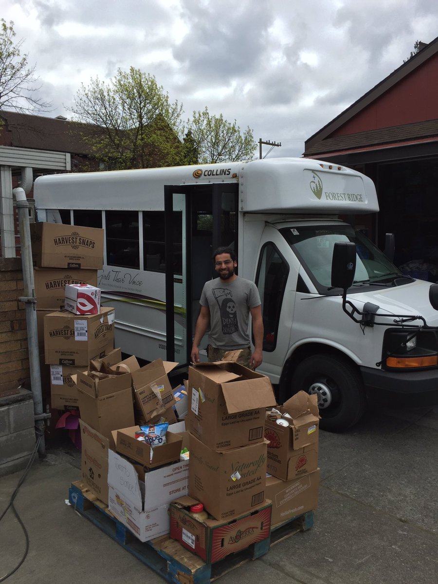 ForestRidgeMS's tweet photo. Thank you for supporting our Lenten food drive! #gr6 @FoodBankStMarys #goal3 https://t.co/Df0duUH90f
