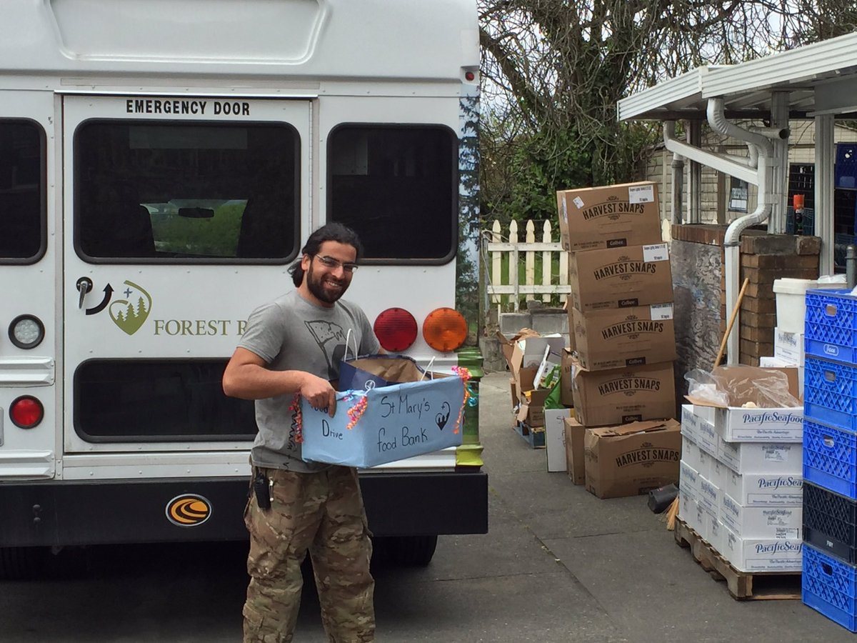 ForestRidgeMS's tweet photo. Thank you for supporting our Lenten food drive! #gr6 @FoodBankStMarys #goal3 https://t.co/Df0duUH90f