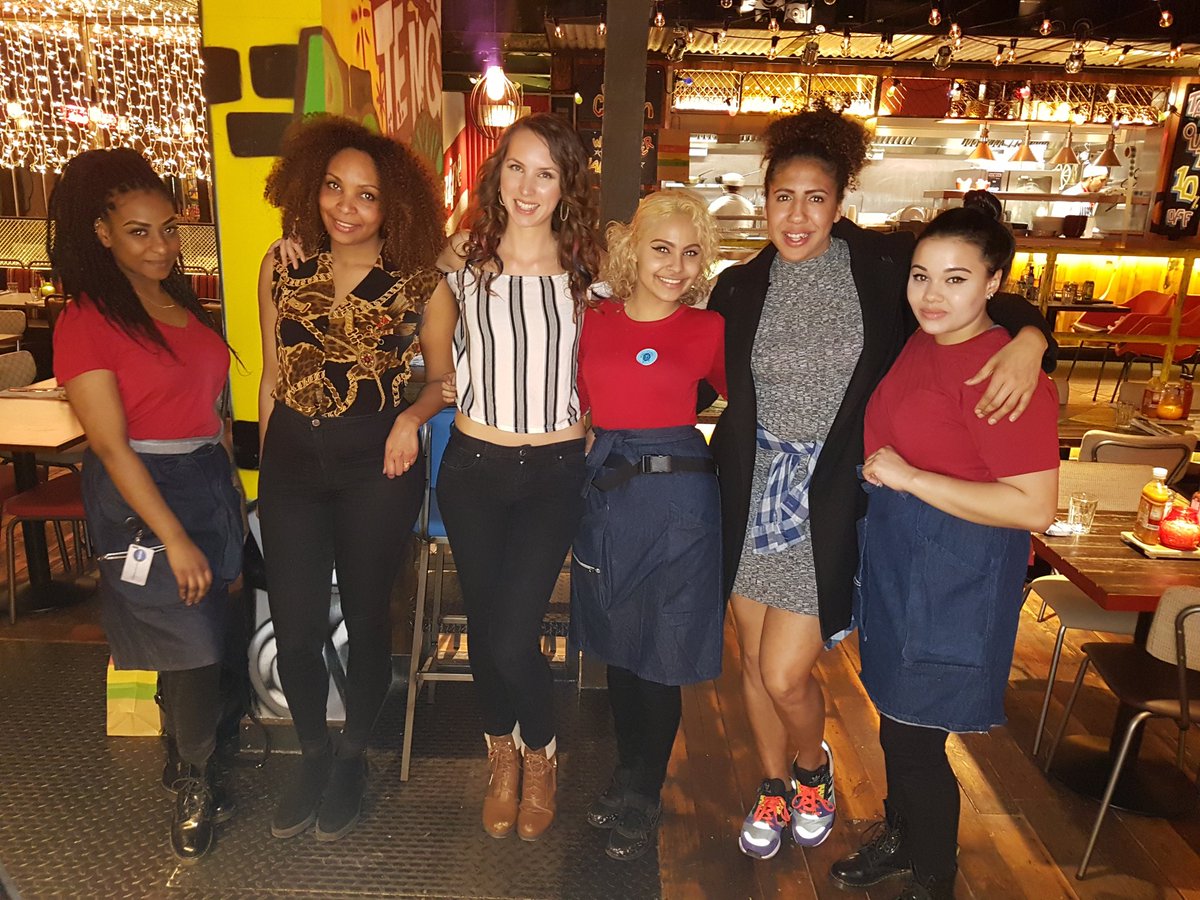 Flavourmag's tweet photo. Lovely staff @Turtlebayuk and the girls from #Flavourmag @Sarah10Milad @Tillyliloves @Oi_CARBY @LeonardWFoster https://t.co/v1Eg67qxSO