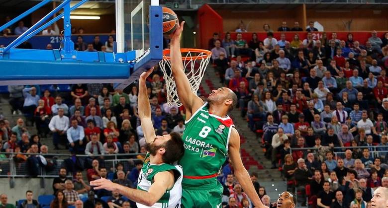 solobasket's tweet photo. Un Baskonia, tan intenso como siempre y más coral que nunca, golpea primero (84-68) https://t.co/42cwzGNNhh https://t.co/pbj7hmWzga