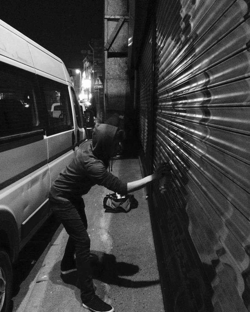 StArtEverywhere's tweet photo. Action!!!
#kaos1 #areofeller
#graffiti #streetart #areo #2016 #streetartistanbul #istanbul #turkey #balat #line #… https://t.co/FPvEzdLzCv
