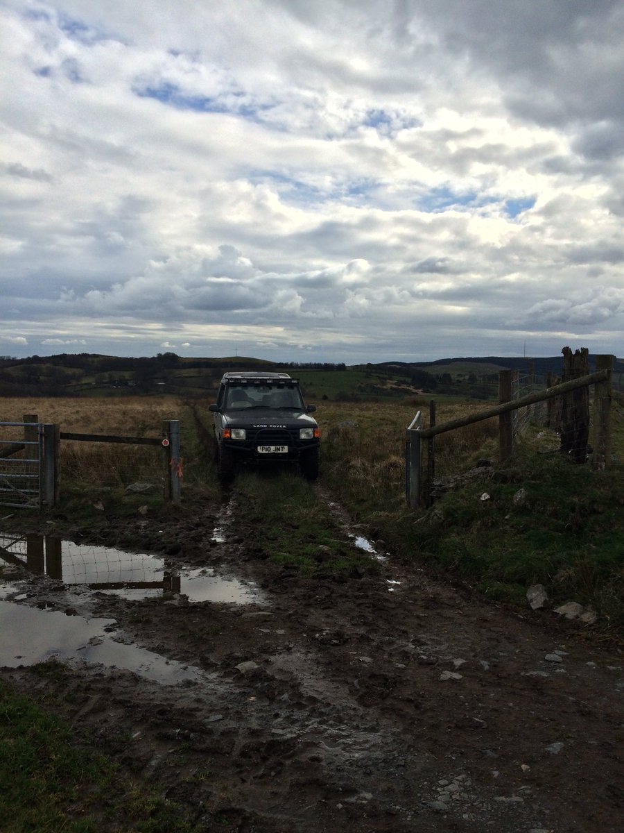 Greenlaner91's tweet photo. Porthyrhyd #byway Mid Wales, then on to Lampeter lanes! 👍🏻#greenlanes #landrover #300tdi https://t.co/eEvSfVLklm