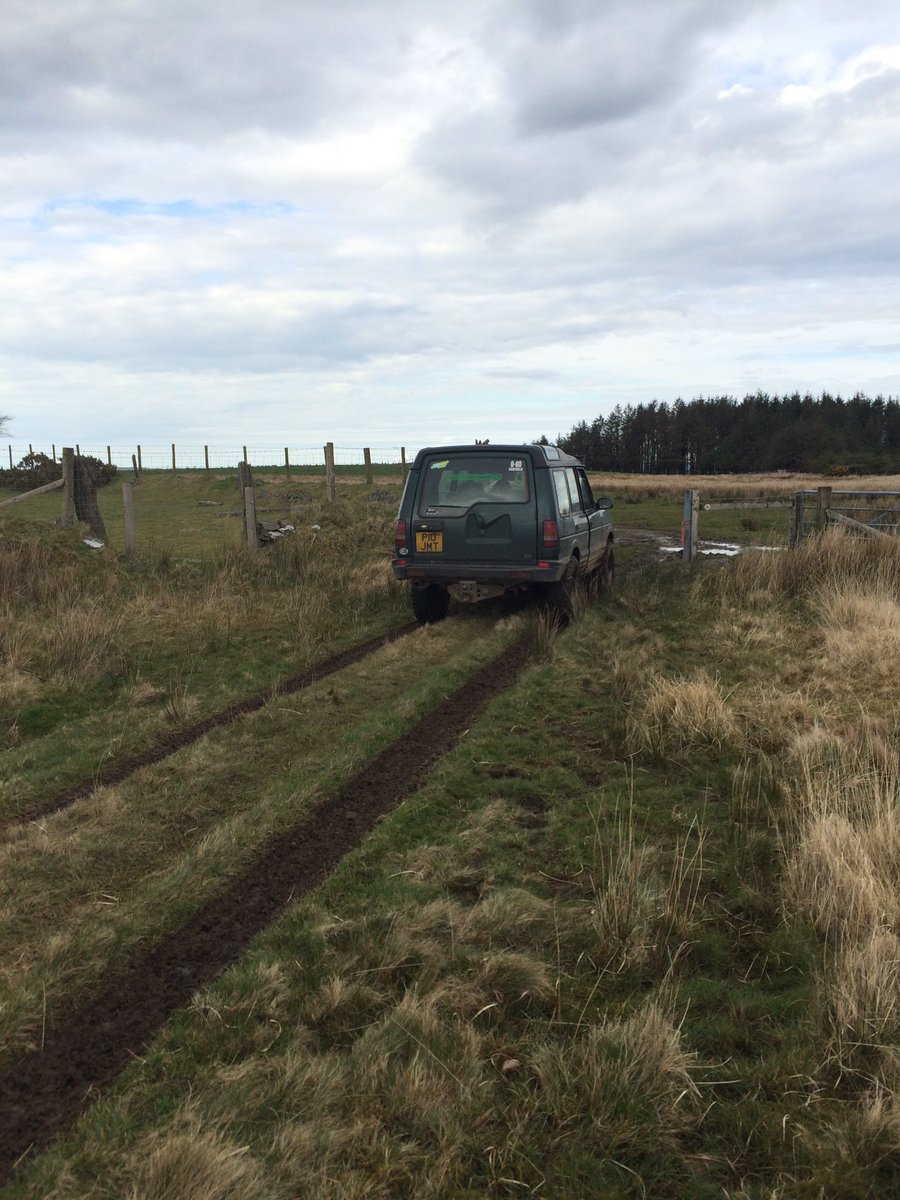 Greenlaner91's tweet photo. Porthyrhyd #byway Mid Wales, then on to Lampeter lanes! 👍🏻#greenlanes #landrover #300tdi https://t.co/eEvSfVLklm