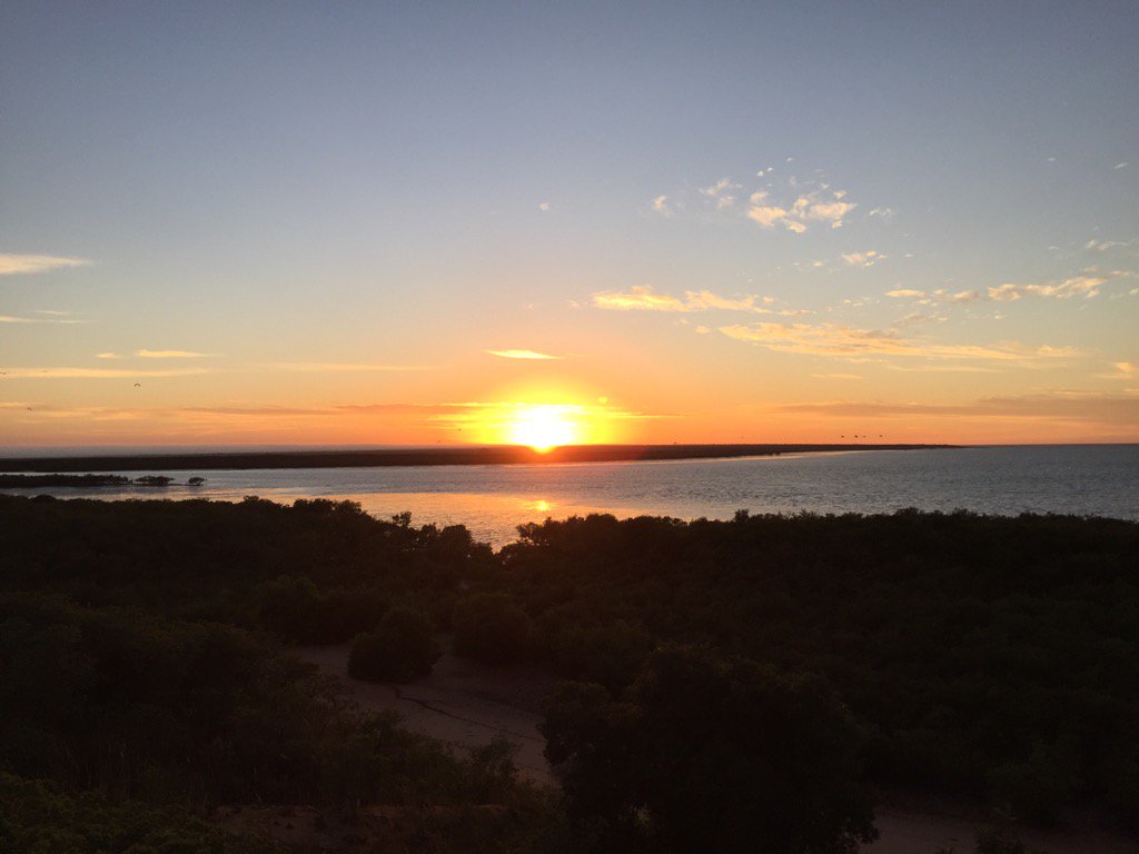 gerrycam2000's tweet photo. Suns up in Broome @TheTodayShow https://t.co/0fKu31poQs