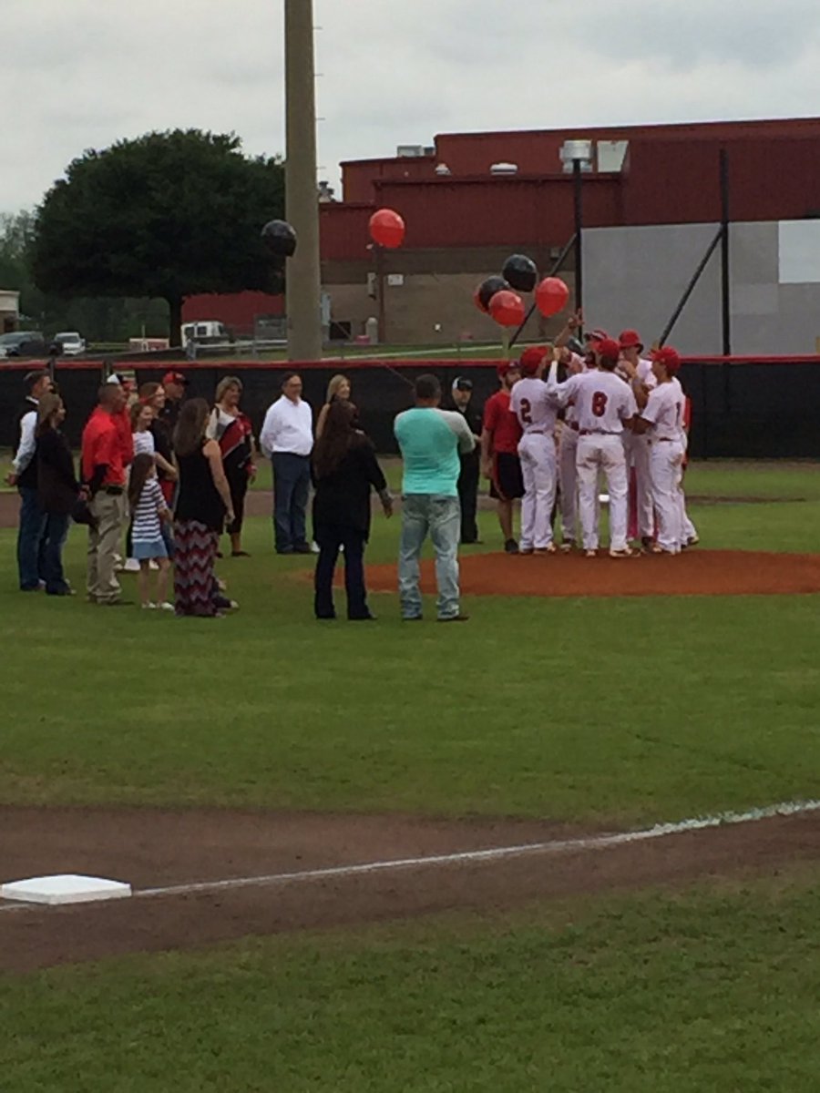 LCHSTrojans's tweet photo. Senior night tonight!  Congrats to our baseball seniors!  @_lchs @LCTrojan20 @LeeCountySchool https://t.co/tQllu3sBUP