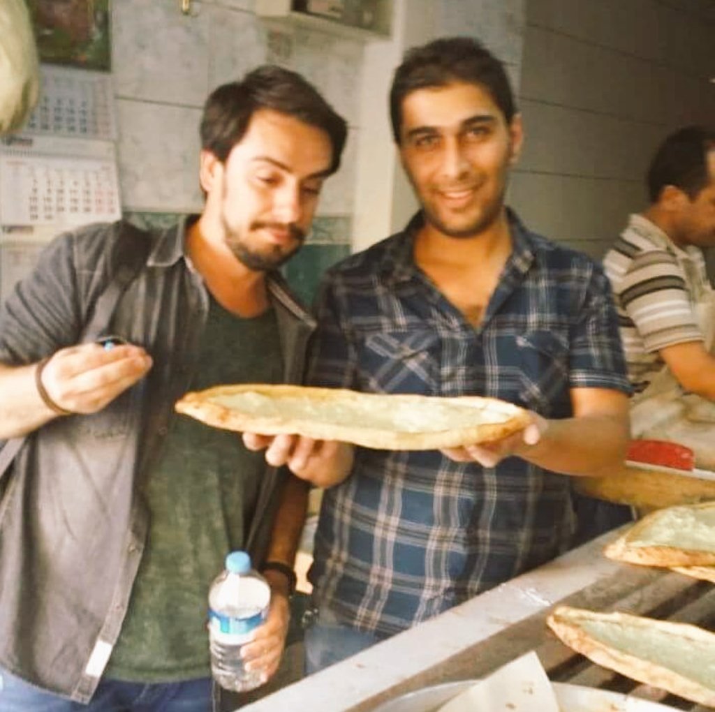 Caiz olup olmadigini kontrol ederken 😊... 
 Caiz galiba 😊 #Kertenkele