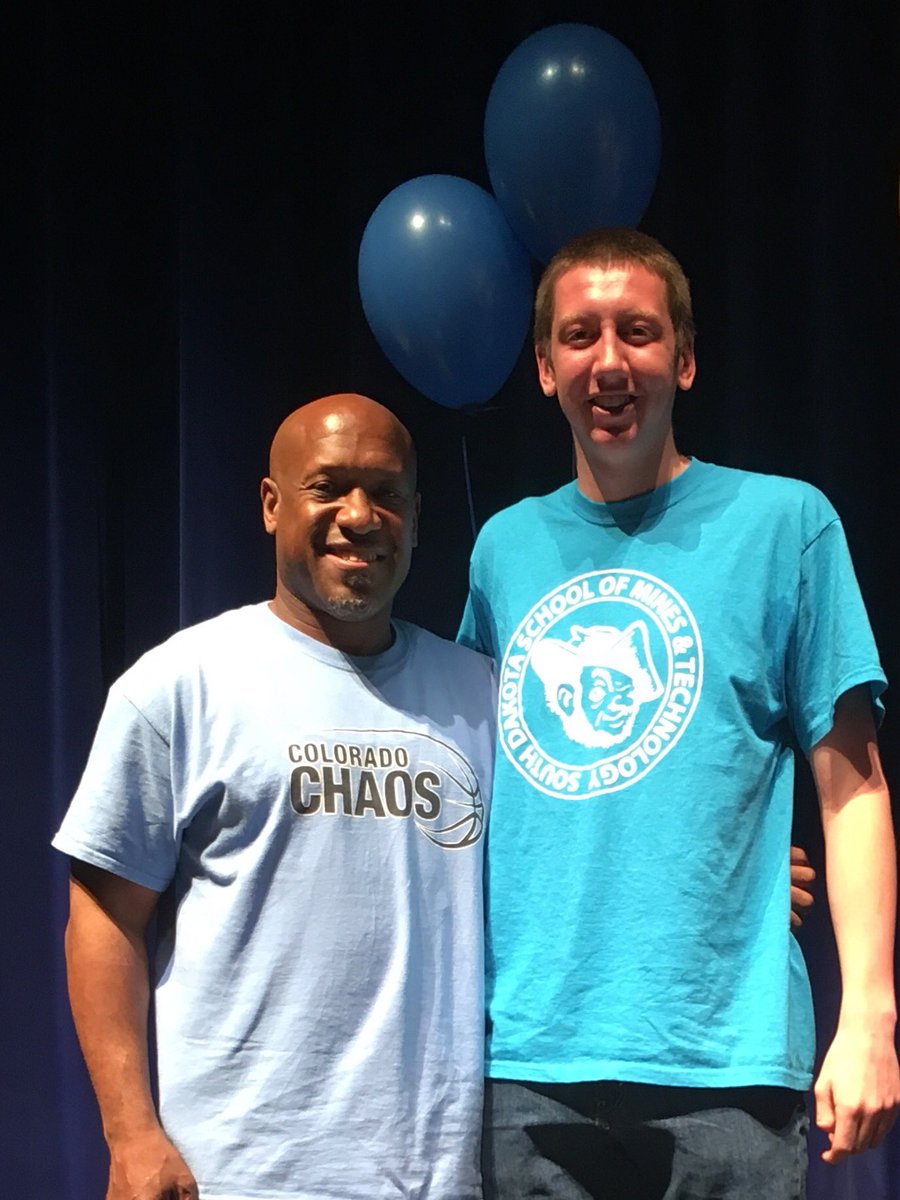 coachtommygil's tweet photo. Congrats @mtmanjack ! Signed w/ South Dakota School of Mines Go Hardrockers!! @Grubby43 @ColoradoChaos @PrepHoopsCO https://t.co/uhFZw4ARzL