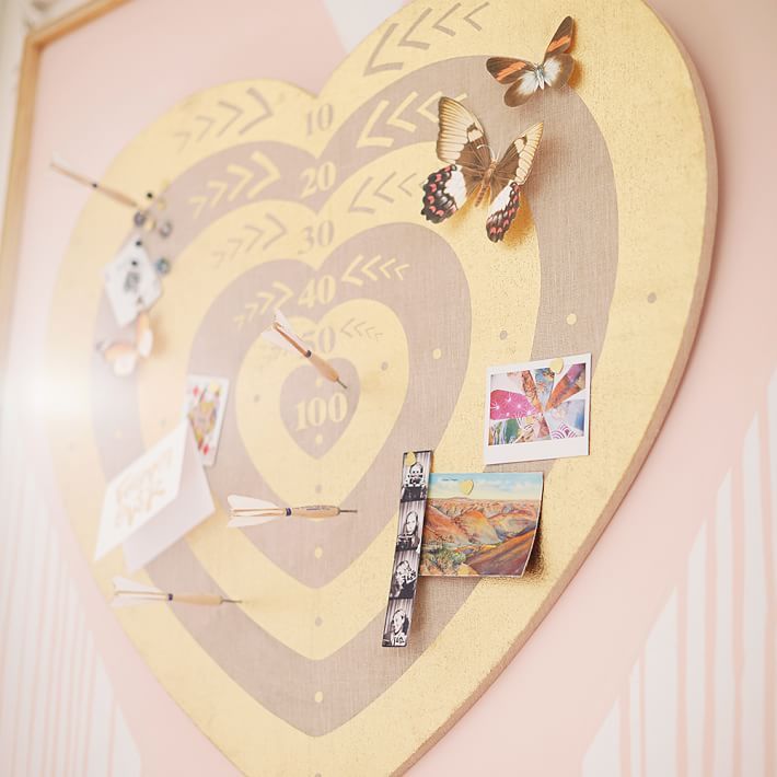 potterybarnteen's tweet image. Bulls eye! Pin your favorite 📷 on our new @EmilyandMeritt Heart Pinboard! pbtsoci.al/bwcd1 #eandmforpbteen