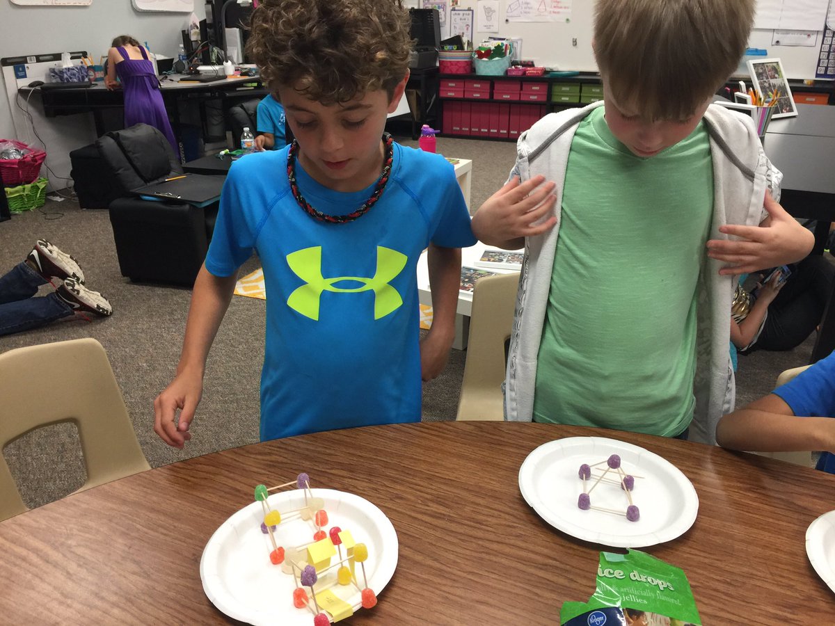 PalmerClass2's tweet photo. 3D shapes are so much fun! @RAEinKaty #psin2nd https://t.co/PF2QXLiTN7