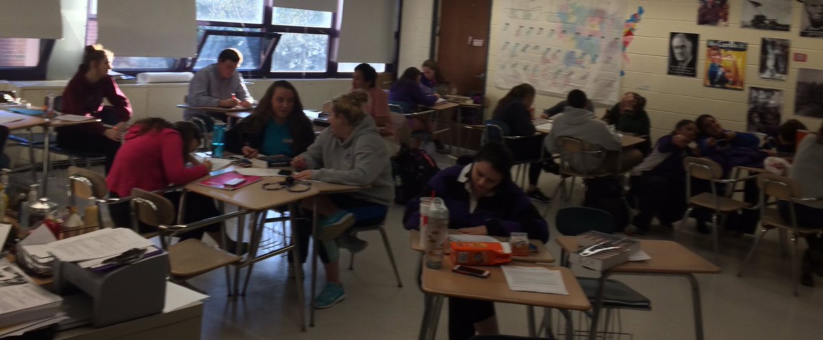 PrincipalCetner's tweet photo. APUSH students burning the midnight oil #think5geta5 #bourne4xtrastudysessions @MsKennedy_BHS https://t.co/QiEFy48sTP
