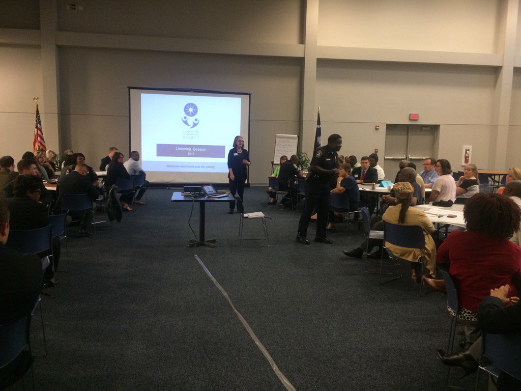 Paul_Bowers's tweet image. CPD's Officer Taylor opens up tonight's #IlluminationProject meeting: "We have a lot in common w/ the NAACP."