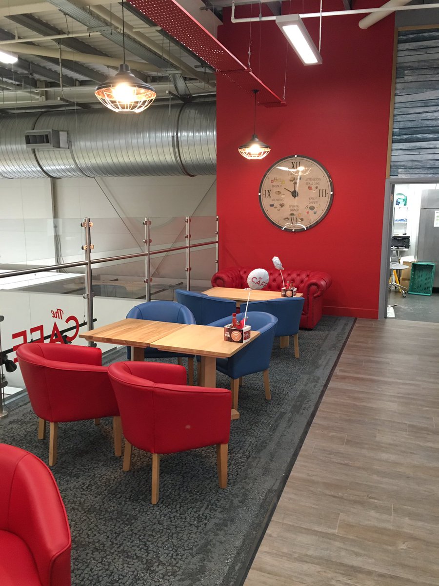 Tesco Bicester, new cafe opens 8am <a href="/BicesterTesco/">BICESTER TESCO</a> <a href="/19Paul77/">Paul Phillips</a>