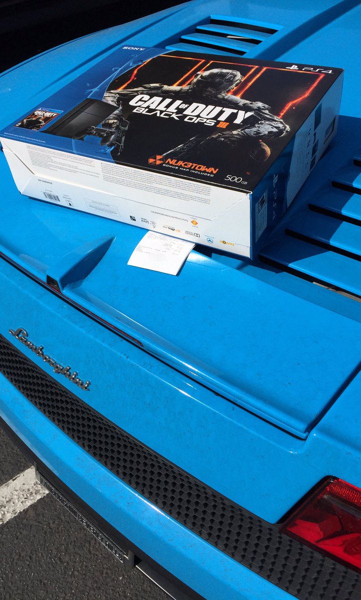 AliMaadelat's tweet image. 🎉✨CONTEST TIME✨🎉

PS4 Call of Duty BO3 bundle. 

RT and Follow for a chance to win.