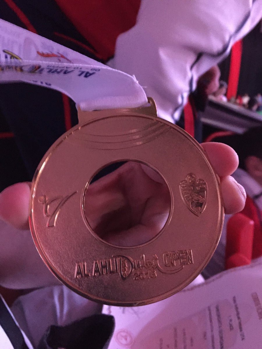 2 ori, 3 argenti e 1 bronzo agli #open internazional di #karate a #Dubai #alahli2016 rappresentativa nazionale #csen