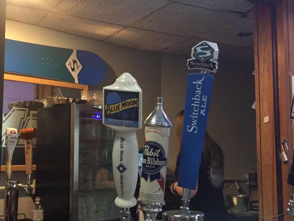 SwitchbackBeer's tweet photo. We're at the #UPub with our #UMASS buddies tonight! Enjoy a pint and enter to win one of the Switchback snowboards! https://t.co/BhcrGDs8jR