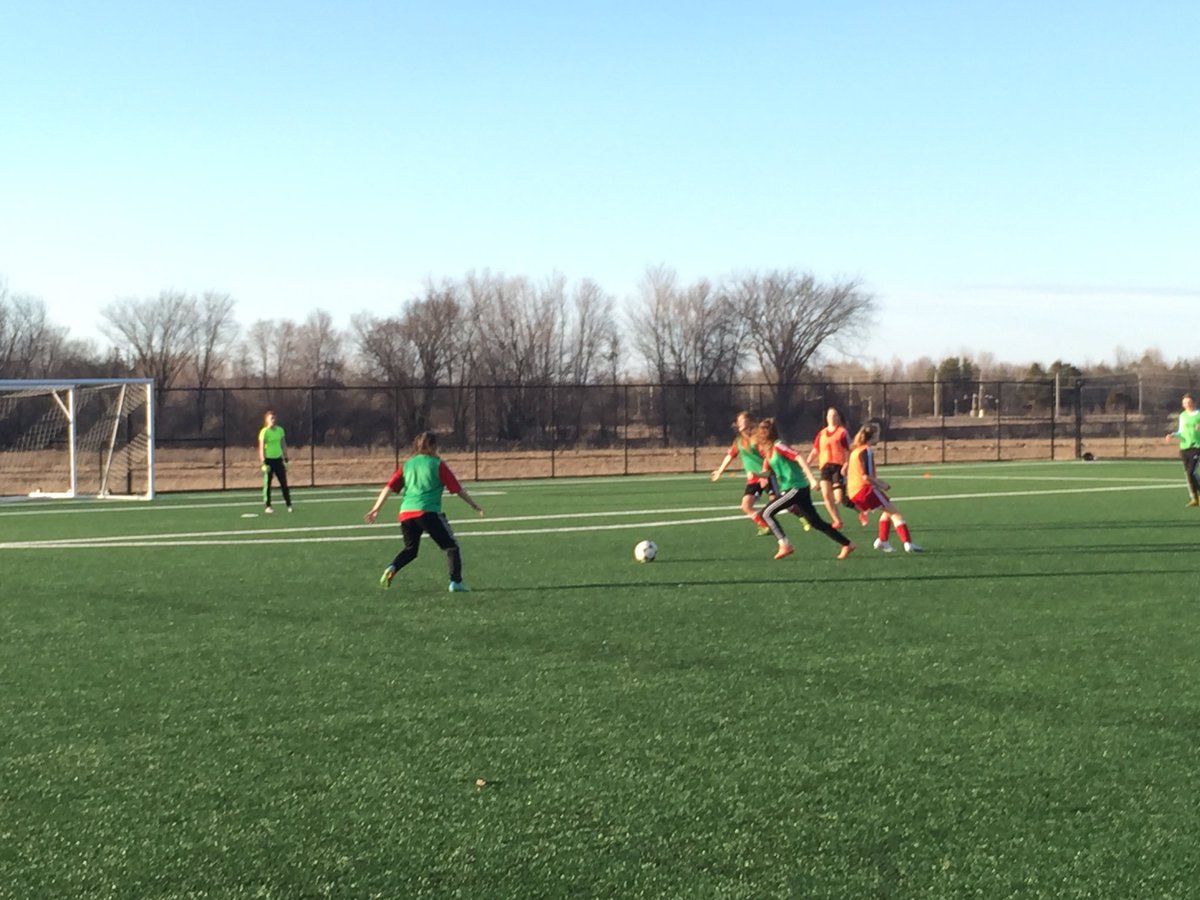 TheStacey's tweet image. RT @WOS2000Girls: First outdoor practice @theWCparks turf! @OYSL @WOSsoccer #OYSL #WOSC #Warriors