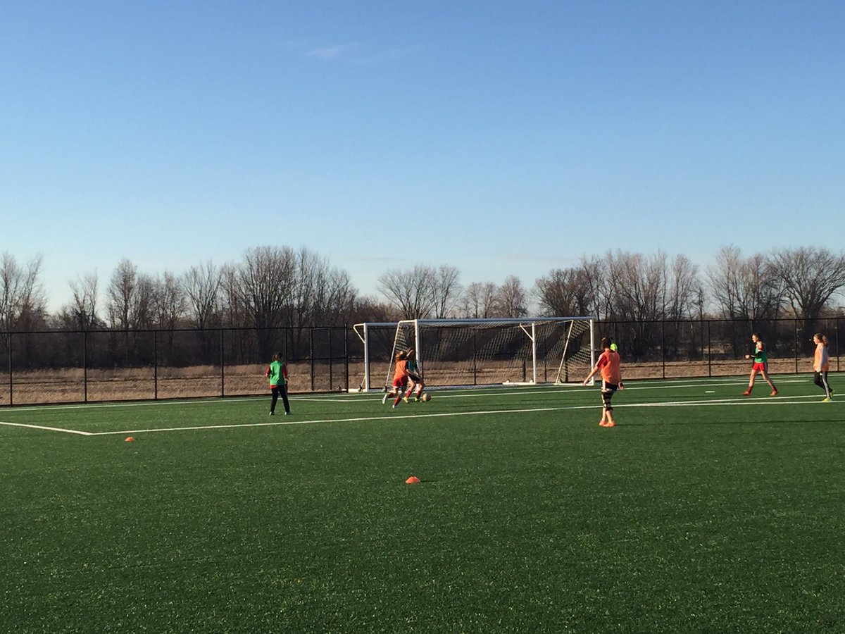 TheStacey's tweet image. RT @WOS2000Girls: First outdoor practice @theWCparks turf! @OYSL @WOSsoccer #OYSL #WOSC #Warriors