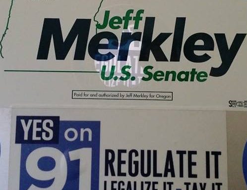 MJPolitico's tweet photo. Thanks for Endorsing @BernieSanders, @SenJeffMerkley! https://t.co/bVLc9V3tNQ @anthonyj1977 #SupportingBernieSanders https://t.co/MqKsMwKpWP