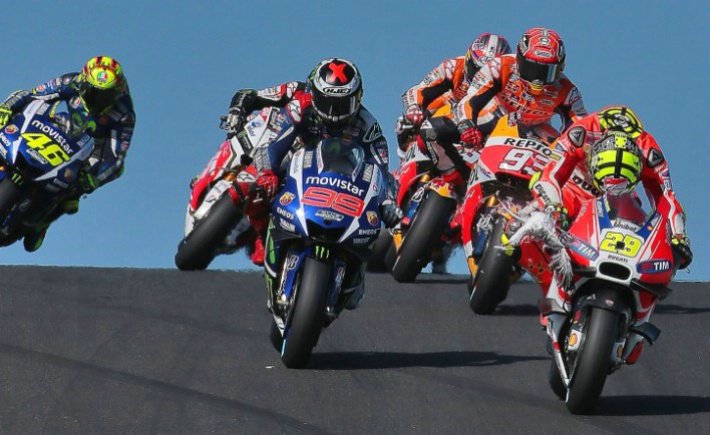 motto_motogp's tweet photo. ちなみになんでイアンノーネのヘルメットがシーガルなのかってのはご存知のこれね。 https://t.co/COWBu1kifw