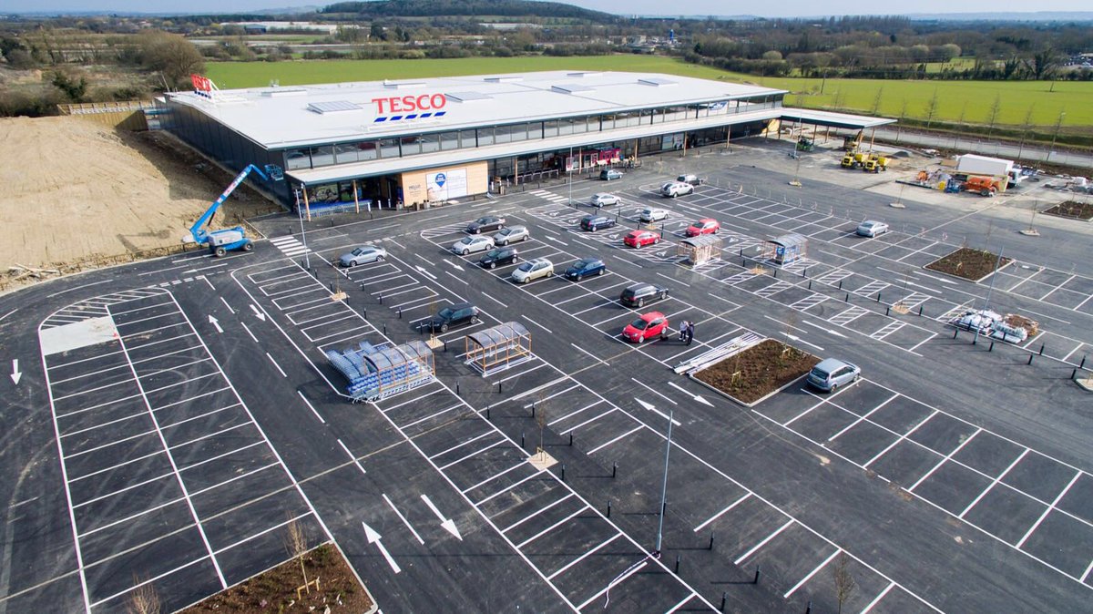Tesco Bicester , 8 hrs until opening . <a href="/BicesterTesco/">BICESTER TESCO</a> <a href="/19Paul77/">Paul Phillips</a> <a href="/WoodingDave/">Dave Wooding</a> <a href="/StephenAddison3/">Addi80</a>