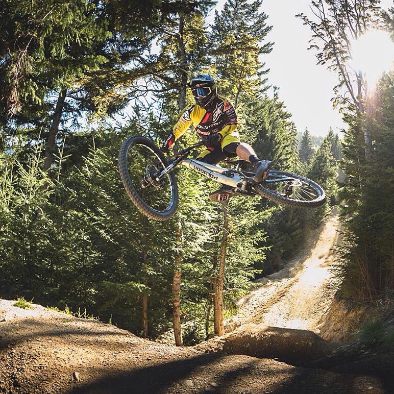 Check out our #athleteofthe week Pro Downhill Racer <a href="/SikMikHannah/">Mick Hannah</a> 🇦🇺 Find out more here - instagram.com/p/BEKJDwNqENu/