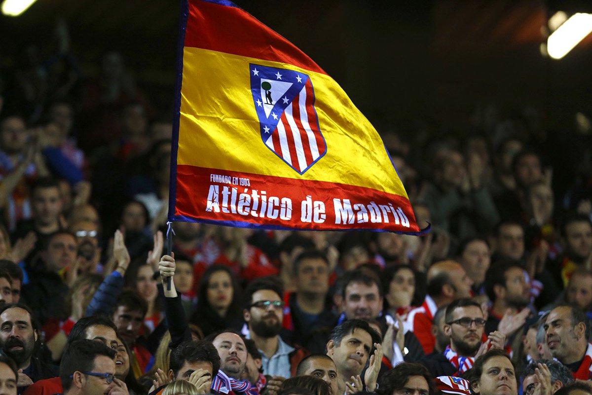 Atleti's tweet photo. FOTOGALERÍA. El Calderón vibró con la remontada ante el @FCBarcelona_es. #AúpaAtleti #UCL

📷 https://t.co/7LRgWNraVw https://t.co/QRUs6ct3sN