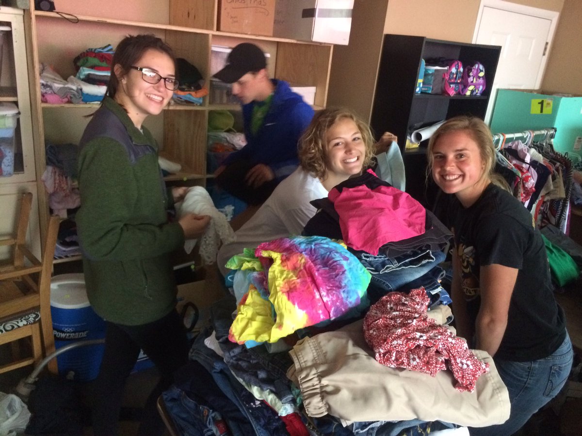 Harding_TFXC's tweet photo. Track Team serving the Searcy Children's home for #B4C16 https://t.co/cckCALkpkF