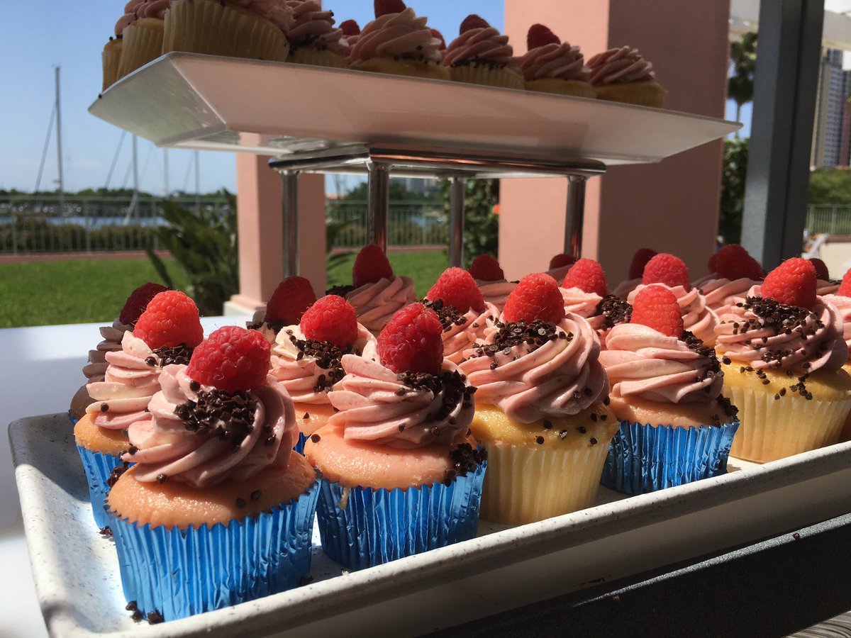 willisturner's tweet image. Please RT if you loved the food at the @VinoyRen during #Xperience2016 @yourmembership 👍☀️