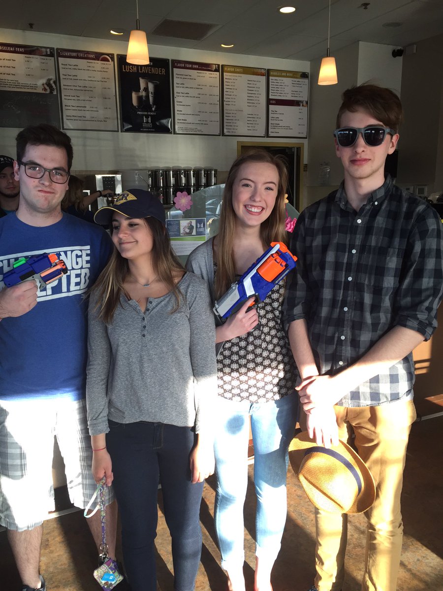 thefetus's tweet photo. Abby shot captain Zach, Ben shot Tina at 6:20. Revive 10:20.  Score 6-2 https://t.co/tDimGtNOQX