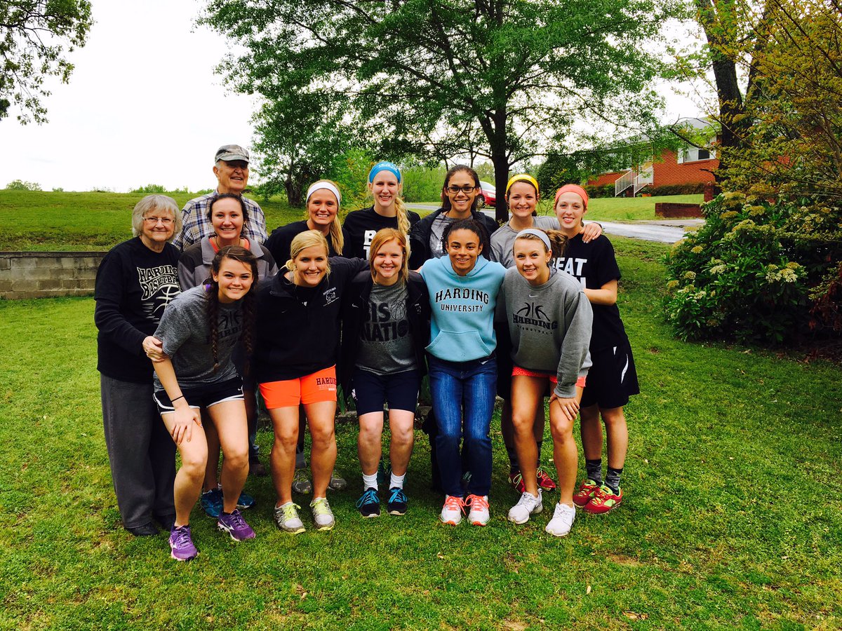 Harding_WBB's tweet photo. It was a GREAT day to serve and a bad day to be a 🐍! #B4C16 #HereComesHarding https://t.co/YKjMdpibLG