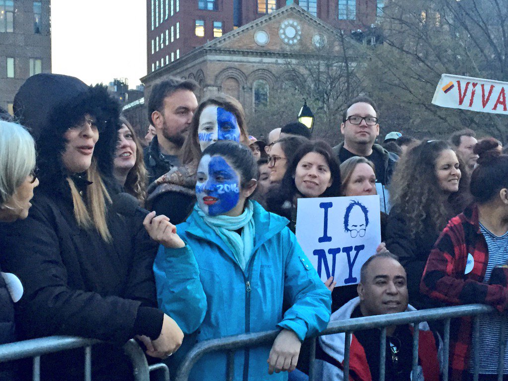 DannyEFreeman's tweet photo. More scenes from @BernieSanders' Washington Square Park rally. https://t.co/j3DmmDz1ko