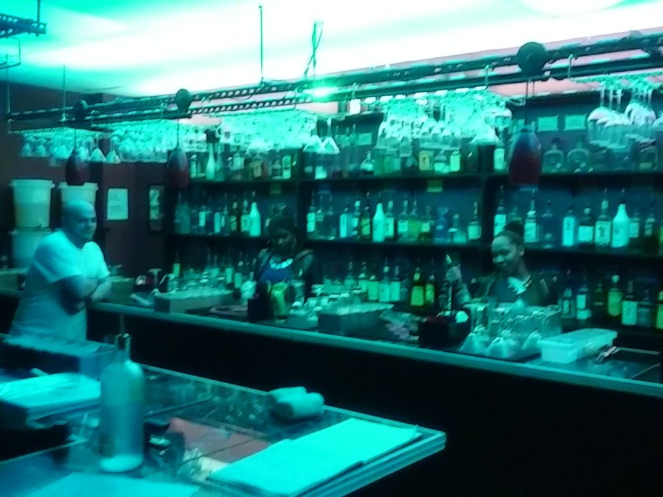 ActionBarBeasts's tweet photo. #nightclass #bartending #schoolgirls #atlanta https://t.co/htnOKhojEW